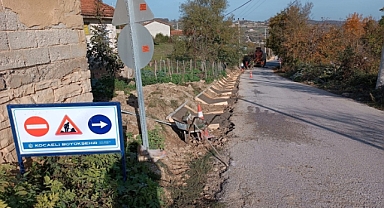 Gebze'de köy yolları V kanal imalatı ile korunuyor