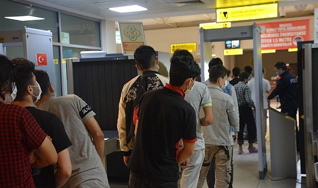 Kocaeli'de 67 düzensiz göçmen sınır dışı edildi