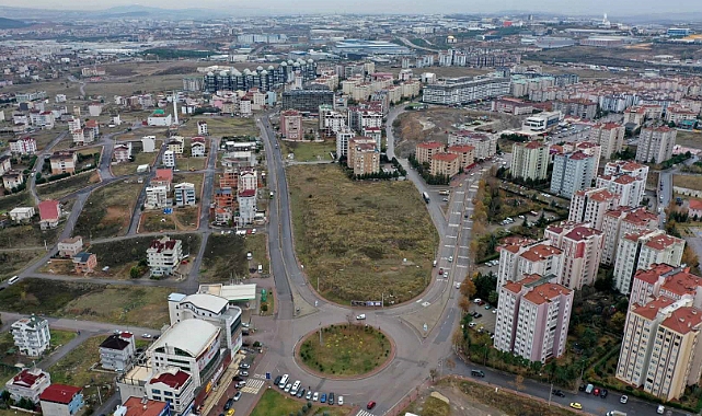 Çayırova Veysel Karani Caddesi üstyapı çalışmasıyla yenileniyor