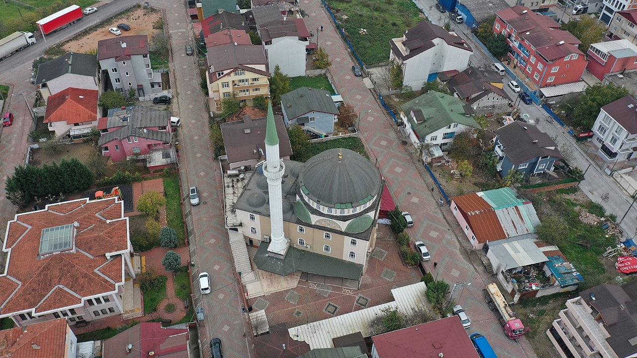 Büyükşehir, Sanayi Mahallesi'ndeki caminin dış cephesini yeniledi
