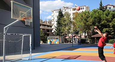2022 yılında Büyükşehir'den 106 okula pota
