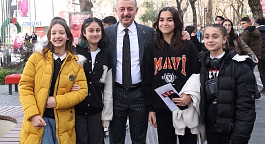 Büyükakın karne sevincine ortak oldu