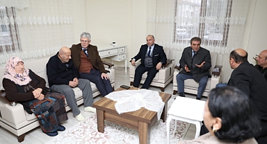 Ellibeş patlamadan kurtulan aileyi ziyaret etti