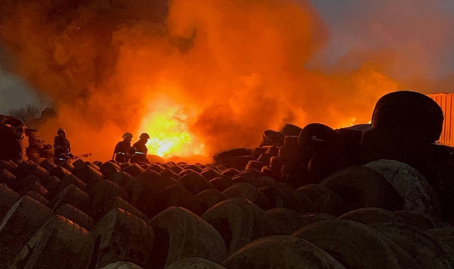Geri dönüşüm için depolanan lastikler alev alev yandı!