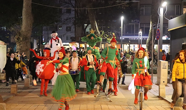 İzmitliler yeni yıla ışıl ışıl girdi!