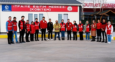 Kızılay gönüllülerine Büyükşehir İtfaiyesinden eğitim