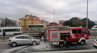Zincirleme kazada bir araçta yangın çıktı, sürücü yaralandı!