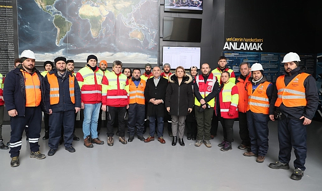 Başkan Hürriyet, Tarhan ve İzmit Belediyesi kurtarma ekipleri deprem bölgesine yola çıktı