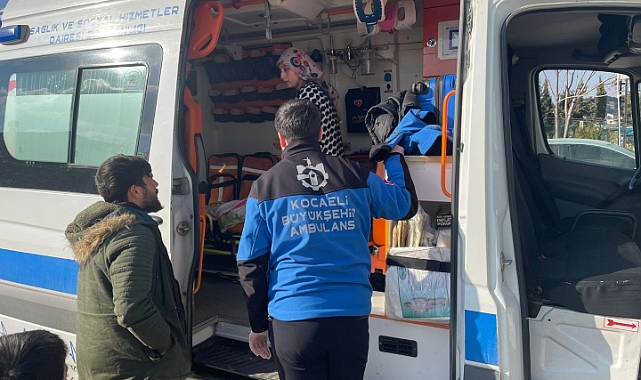 Hasta Nakil Ambulansları 7/24 depremzedelere hizmet ediyor