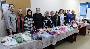 İZMEK’li kadınlar afetzedeler için el emeği ürünler üretiyor