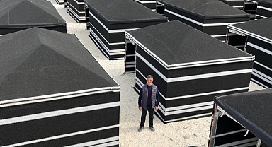 İzmit Belediyesi Adıyaman Çadırkent Kapsamlı Yaşam Alanında dayanıklı kıl Çadırların kurulumunu tamamladı