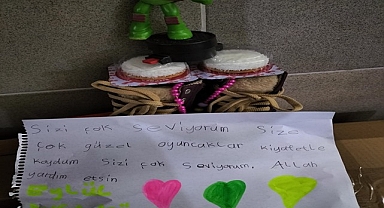 Yardım paketlerinden çıkan sevgi ve merhamet dolu notlar