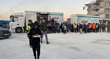 Yüzbinlerce kişiye sıcak yemek ikramı