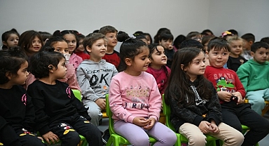 Depremzede çocuklar için moral etkinliği