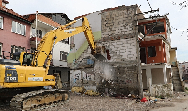 Paşa’da 7. binanın yıkımı gerçekleştirildi