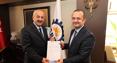 Yaşar Çakmak Meclis Üyeliğinden İstifa Etti