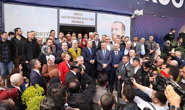 AK Parti Gebze SKM'ye coşkulu açılış