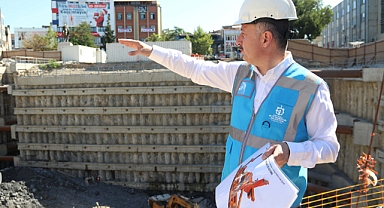 Başkan Büyükakın, 1 Mayıs'ta Deprem emekçilerini de unutmadı
