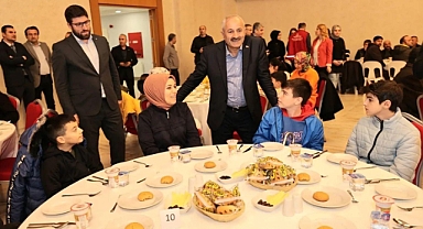 Başkan Büyükgöz yetim ve öksüzleri unutmadı