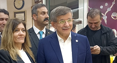 Serap Çakır’a destek için Gebze'ye gelen Davutoğlu; Gebzeliler Çakır’a mazbatayı vermiş