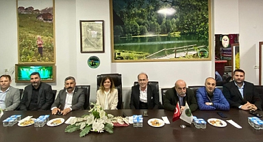 ARTVİNLİLER YENGELERİNDEN İL SÖZÜ İSTEDİ; ‘Bizi iktidar yapın, İl için mücadele edelim’