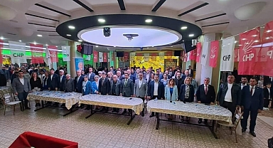 Başkan Sarı ve milletvekili adayları Darıcalılar ile buluştu