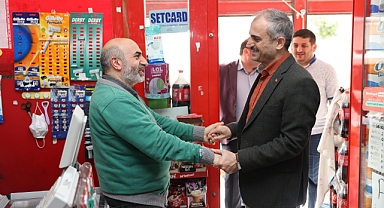 Çiftçi, esnafları ziyaret ediyor