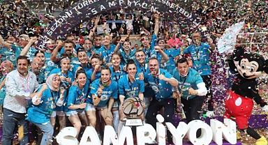 İzmitli Periler Süper Lig’de! Şampiyon İzmit Belediyespor