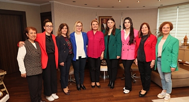 Kadın milletvekili adaylarından Başkan Hürriyet’e Anneler Günü ziyareti