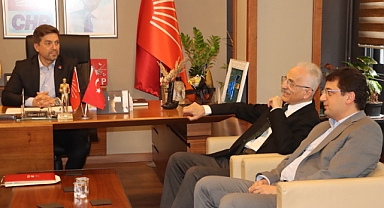 Karayalçın ve Emre CHP Kocaeli’yi ziyaret etti