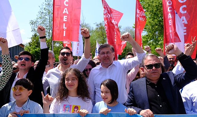 Yıldızlı,1 Mayıs’ta işçilerle yürüdü: Bizim iktidarımızda emekçi hakkını alacak