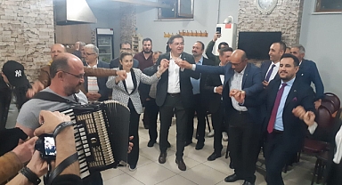 Yıldızlı, Çayırova’da akordeon ve tulumla karşılandı