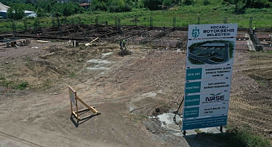 Bir otobüs terminali de Karamürsel'e