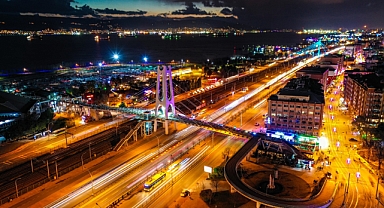 Büyükşehir geceyi gündüze çeviriyor