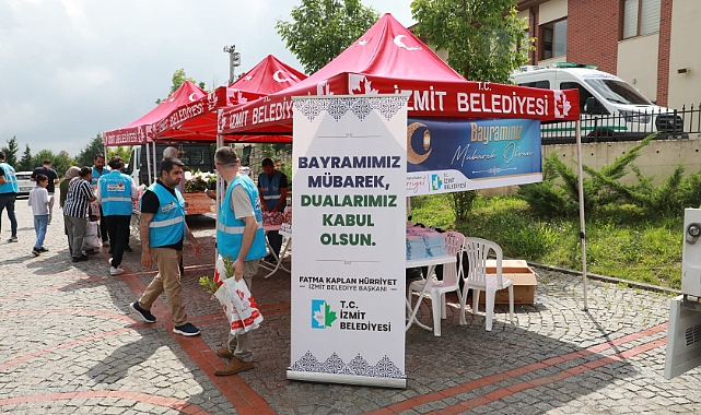 İzmit Belediyesi Kurban Bayramı arifesinde Kabristanlarda vatandaşları yalnız bırakmadı