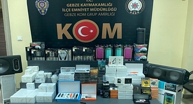 Kocaeli'de cep telefonu kaçakçılarına operasyon