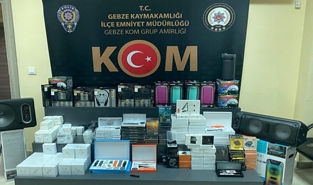 Kocaeli'de cep telefonu kaçakçılarına operasyon