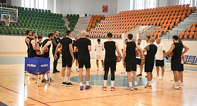 Basketbol takımı sezonu açtı