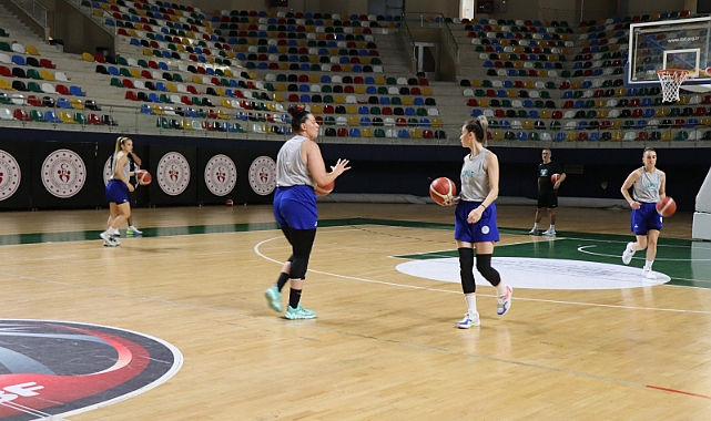 İzmit’in Perileri Süper Lig’e sıkı hazırlanıyor