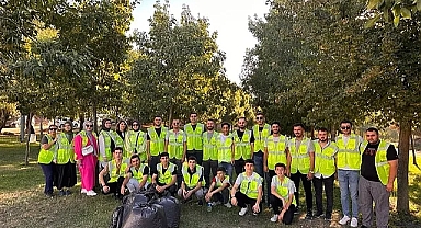 Ak gençlerden Dünya Temizlik Günü'nde etkinlik