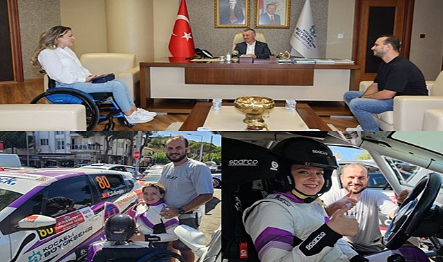 Bir eli direksiyonda, diğer eli gaz ve frende