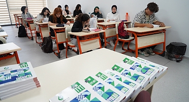 Gençlik Merkezi öğrencilerine kaynak kitap