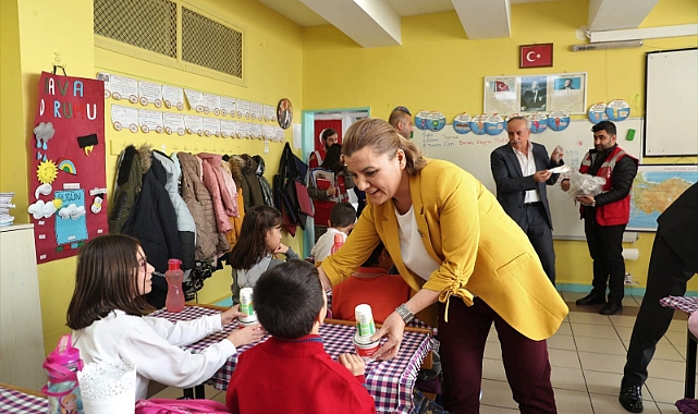 Hürriyet: Her öğrenciye ücretsiz yemek vermek için her okul ve veliye ulaşmaya çalışıyoruz!