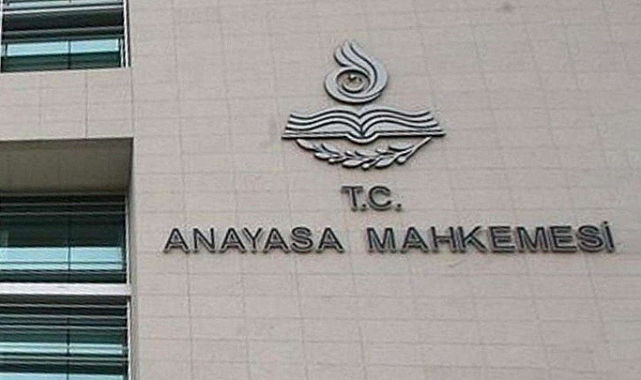 3 siyasi partinin kapanmasına karar verildi
