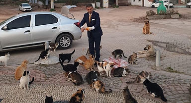 Abdurrahman ARSLAN; Sevimli patileri yalnız bırakmıyor