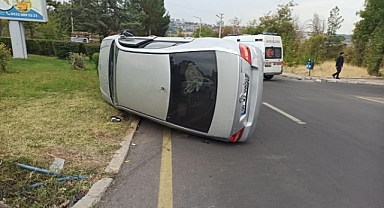 Kırmızı ışık ihlali kazaya neden oldu: 2 yaralı