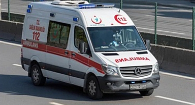 Otomobil ile minibüsün çarpıştığı kazada 5 kişi hayatını kaybetti