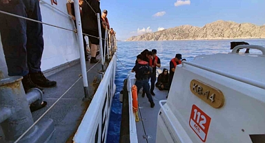 Yunanistan unsurlarınca geri itilen 70 düzensiz göçmen kurtarıldı
