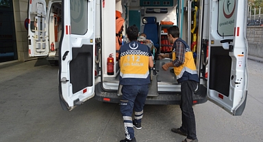 Çapa makinesine kolunu kaptıran çiftçi ağır yaralandı