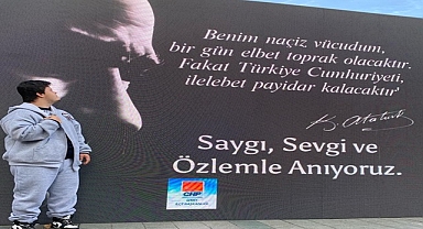 CHP İzmit İlçe Örgütü, 10 Kasım'da İzmitli vatandaşları Atatürk'le buluşturdu